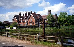 Ancienne pompe à Little Common Pond - geograph.org.uk - 2409941.jpg