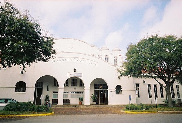 Front entrance to the 1926-built Orlando station. Originally used by the Atlantic Coast Line Railroad, now by Amtrak.