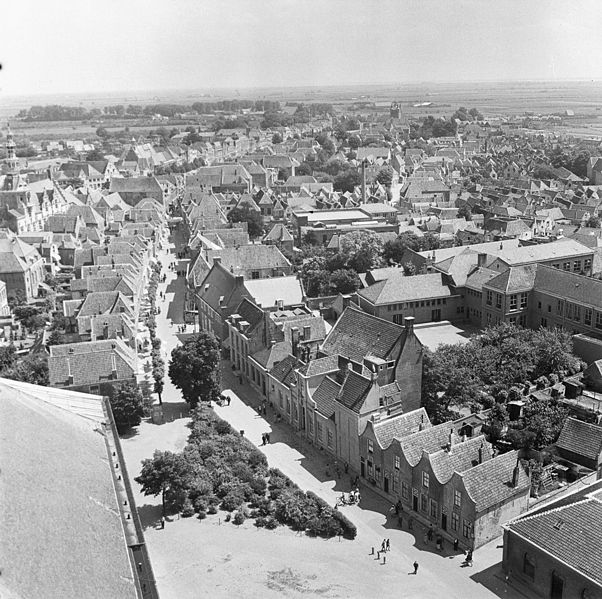 File:Overzicht vanaf kerktoren - Zierikzee - 20222198 - RCE.jpg