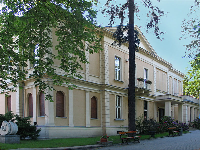 File:Palac Oskara Kona Lodz.jpg