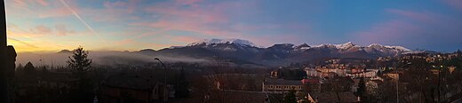 Panorama da Sarnano verso i Monti Sibillini