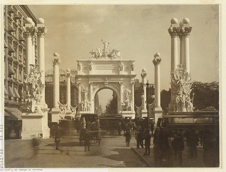 File:Photograph, The Dewey Arch, Madison Square, New York, 1899 (CH 18611027).jpg