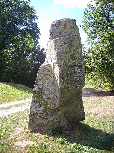 File:Pionnat - mégalithes de Ménardeix (11).jpg