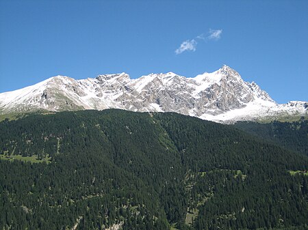 Piz Mitgel from Riom