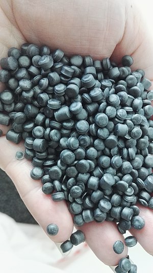 Thermoplastic resin pellets for injection moulding
