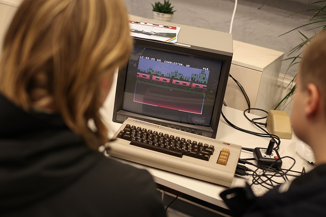 File:Playing Commodore 64 at Media museum Rupriikki.jpg