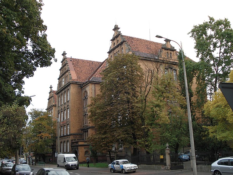 File:Poznań szkoła Berwińskiego.JPG