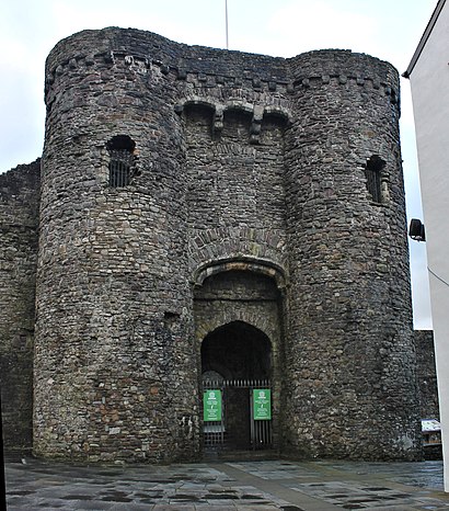 How to get to Carmarthen Cars with public transport- About the place