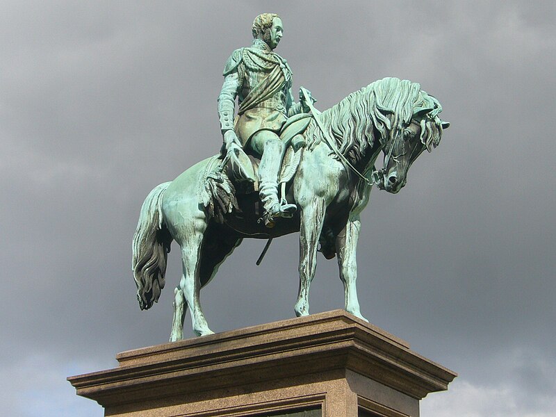 File:Prince Albert Memorial statue, Edinburgh.JPG