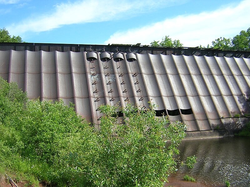 File:Redridge Steel Dam UpstreamSide GateControls DSCN2191.JPG