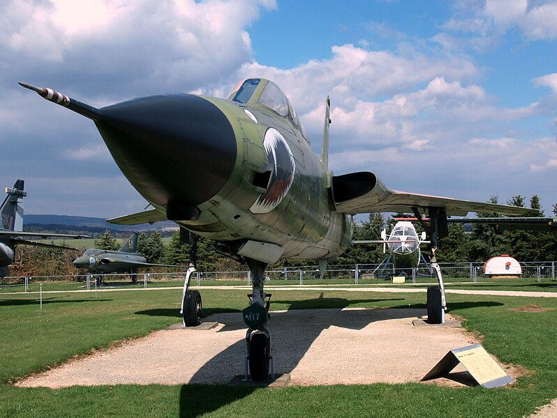 File:Republic F-105F at Hermeskeil.jpg