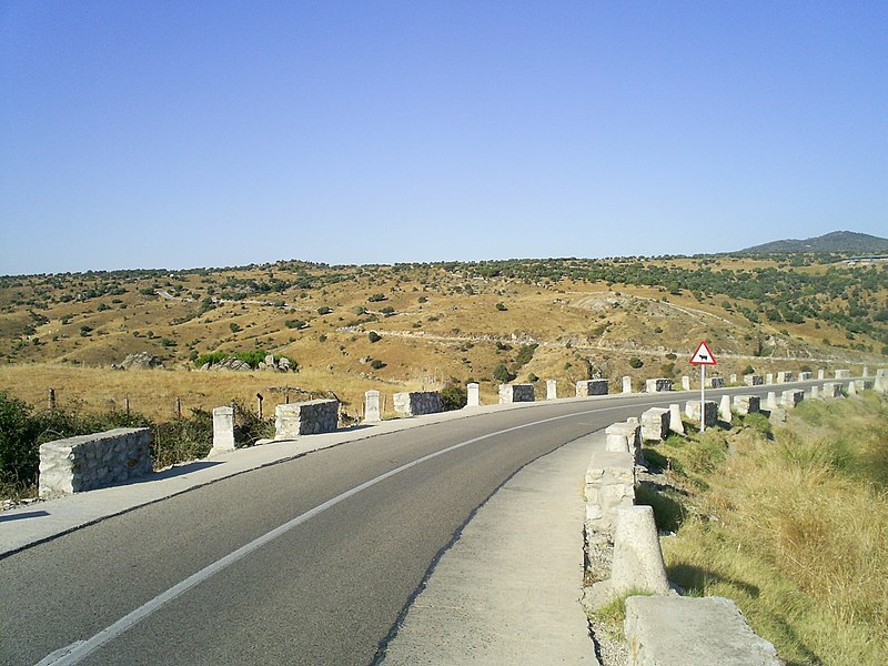 File:Road to Hoyo de Manzanares (2819506412).jpg