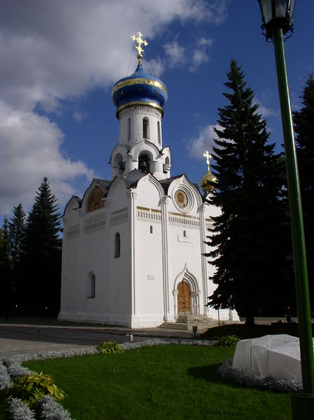 File:Russia-Sergiev Posad-Church of Holy Spirit.jpg