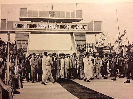 Tập_tin:Sai-gon_Dong-ha_Railroad_inauguration.JPG