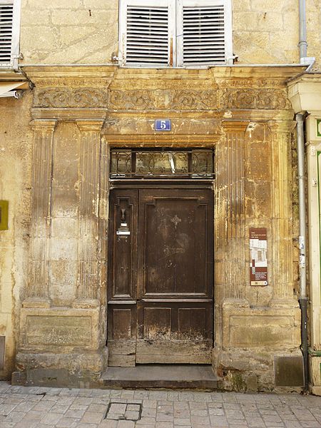 File:Sarlat-la-Canéda hôtel Vacquier de Lamotte, 5 rue Liberté (1).JPG