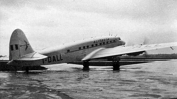 Alitalia Savoia-Marchetti SM.95 at Manchester in 1948