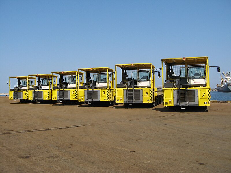 File:Scheuerle Fahrzeugfabrik Industriehubtransporter.jpg