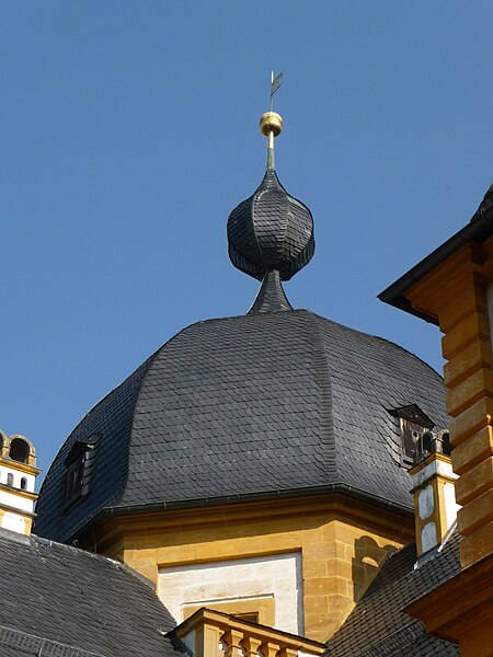 File:Schloss Seehof 02.jpg