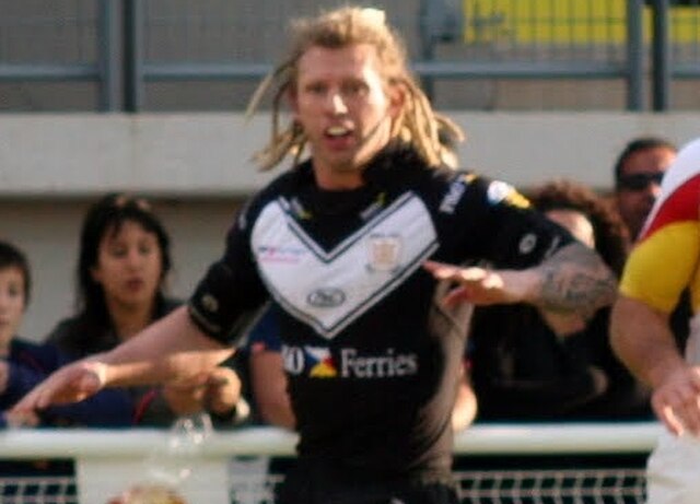 Long playing for Hull F.C. in 2010