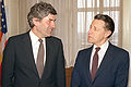 Yhdysvaltain puolustusministeri Caspar Weinberger Alankomaiden pääministeri Ruud Lubbersin kanssa Pentagonissa vuonna 1983.