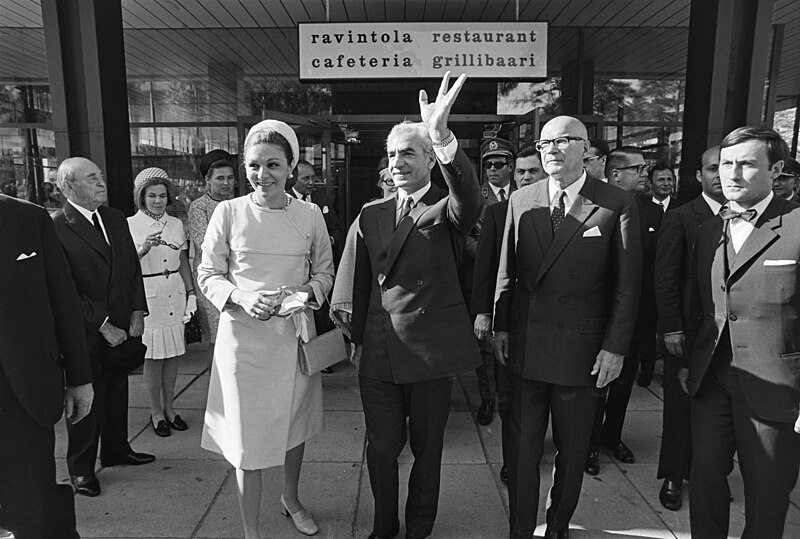 File:Shah Mohammed Reza Pahlavi in Tapiola, Finland in 1970.jpg