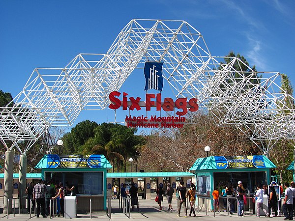 The entrance archway to the park in 2014