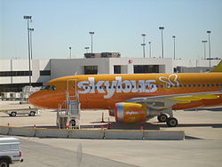 Avión Skybus en el aeropuerto internacional de Port Columbus