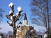 Fil:Snöstorps kyrka i vinterskrud.jpg