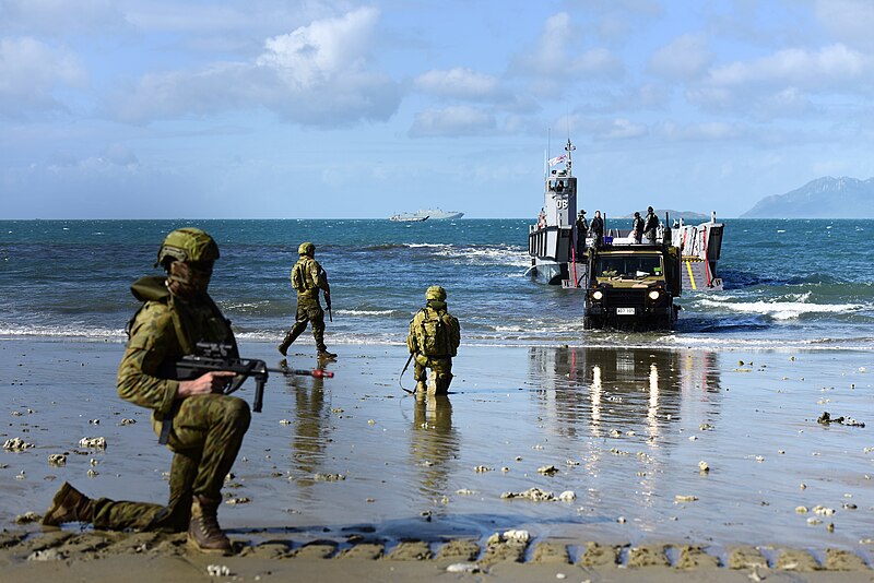 File:Soldiers with a LHD Landing Craft in May 2018.jpg