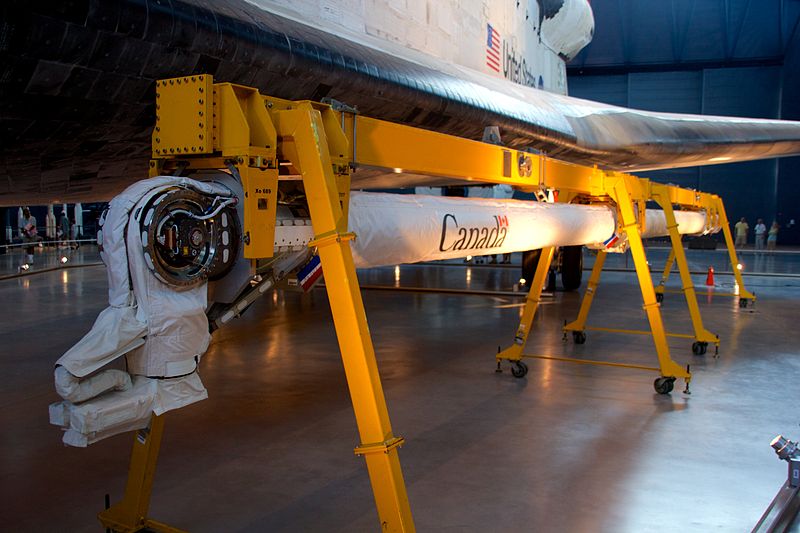 File:Space Shuttle Discovery 2012 14.jpg