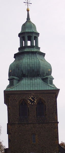 File:Stadtkirche auf dem Hallenbrink.JPG