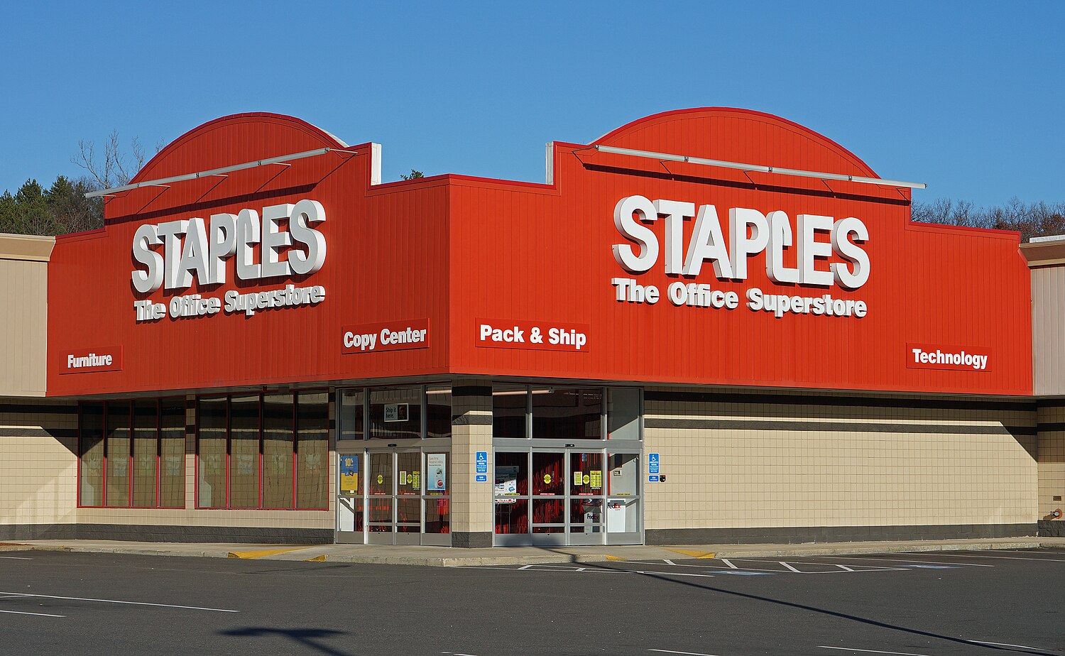 After merger with Office Depot dies, Staples shareholders revolt - The  Boston Globe