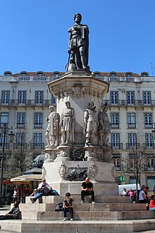 Estátua Luís Camões Lisbonne 4.jpg