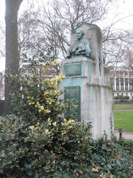 File:Statue of a medical pioneer within Tavistock Square - geograph.org.uk - 1106419.jpg