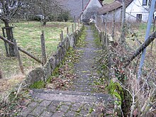 Stellstein row in Ober-Hainbrunn.jpg