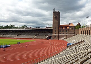 Östra läktaren och Sofiatornet