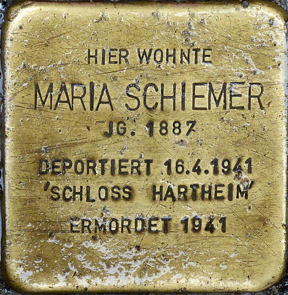 File:Stolperstein Salzburg, Maria Schiemer (Müllner Hauptstraße 25).jpg