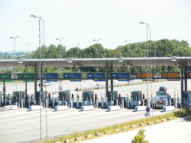 File:Storebæltsbroen pay station.jpg