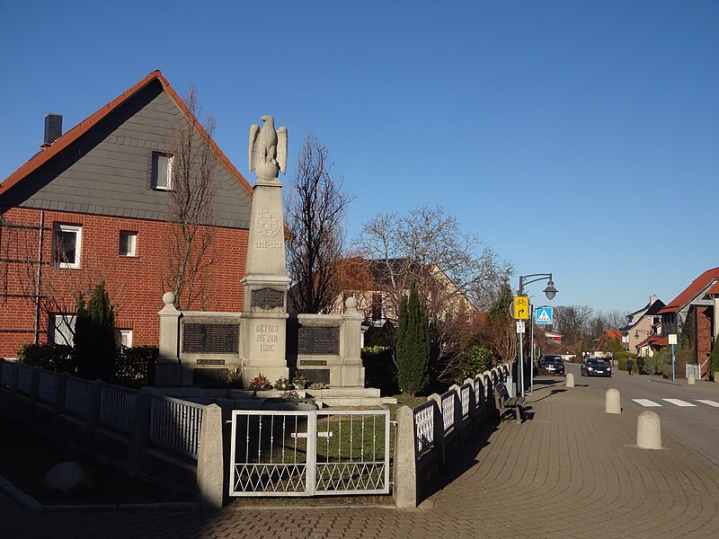 File:Straße der republik kriegerdenkmal darlingerode 2019-02-24 (5).jpg