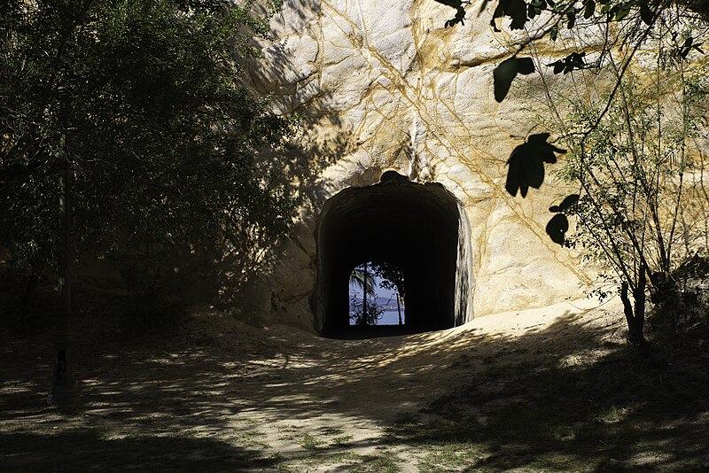 File:Túnel na Pedra I de Paquetá - Rio de Janeiro - 20230818093536.jpg