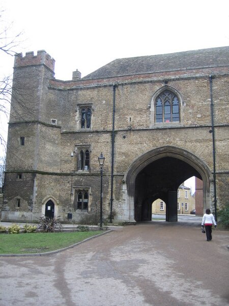 File:The Porta or Walpole Gate. - geograph.org.uk - 1581778.jpg