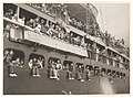 Troopships depart Sydney (4175140515).jpg