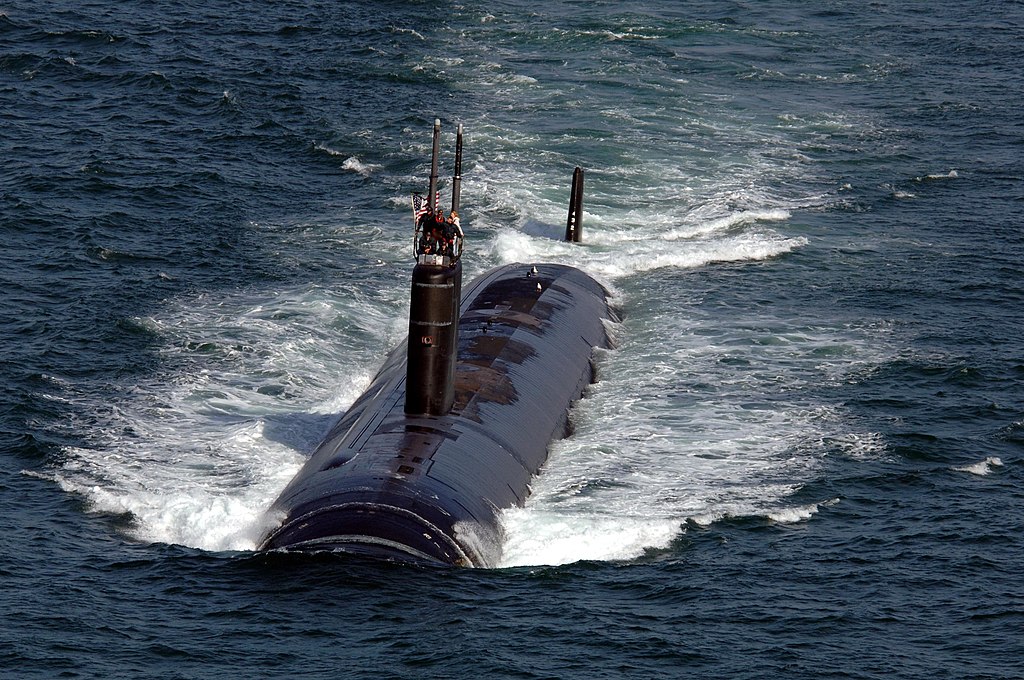 https://upload.wikimedia.org/wikipedia/commons/thumb/f/f5/USS_Asheville_%28SSN-758%29_underway.jpg/1024px-USS_Asheville_%28SSN-758%29_underway.jpg