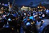 Беркутівці б'ють мирних протестувальників під час силового розгону Євромайдану в Києві 30 листопада 2013 р.