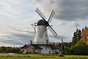 Valtu herrgårds väderkvarn.