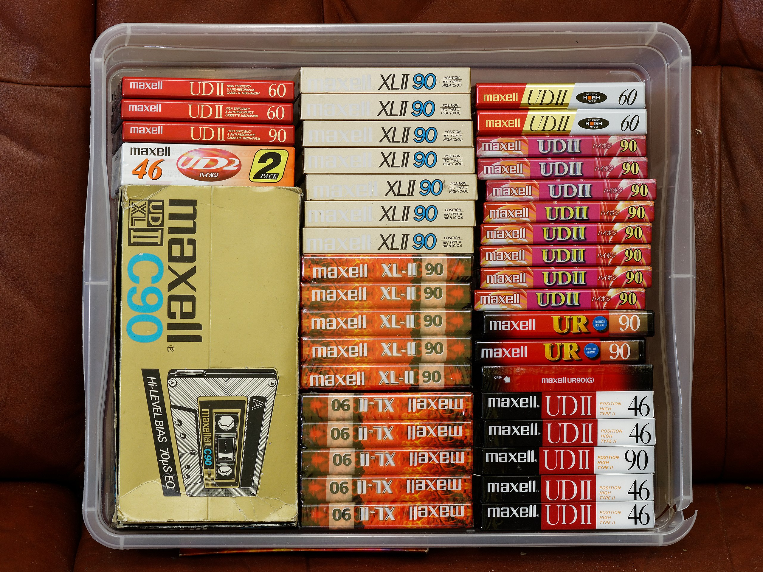 File:Compact Cassette - Maxell XL II 110.JPG - Wikimedia Commons
