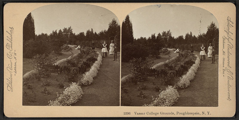 File:Vassar College grounds, Poughkeepsie, N.Y, by Littleton View Co. 2.jpg