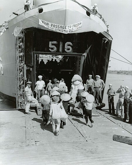 Tập_tin:Vietnamese_refugees_board_LST_516_during_Operation_Passage_to_Freedom,_October_1954_(030630-N-0000X-001).jpg