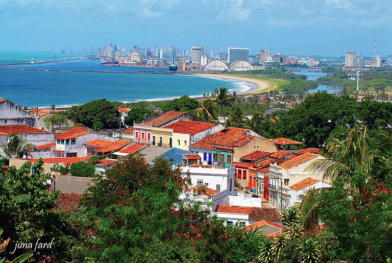 File:Vista de Olinda Patrimônio da Humanidade foi concedido pela Unesco em 1982, Recife ao fundo.jpg