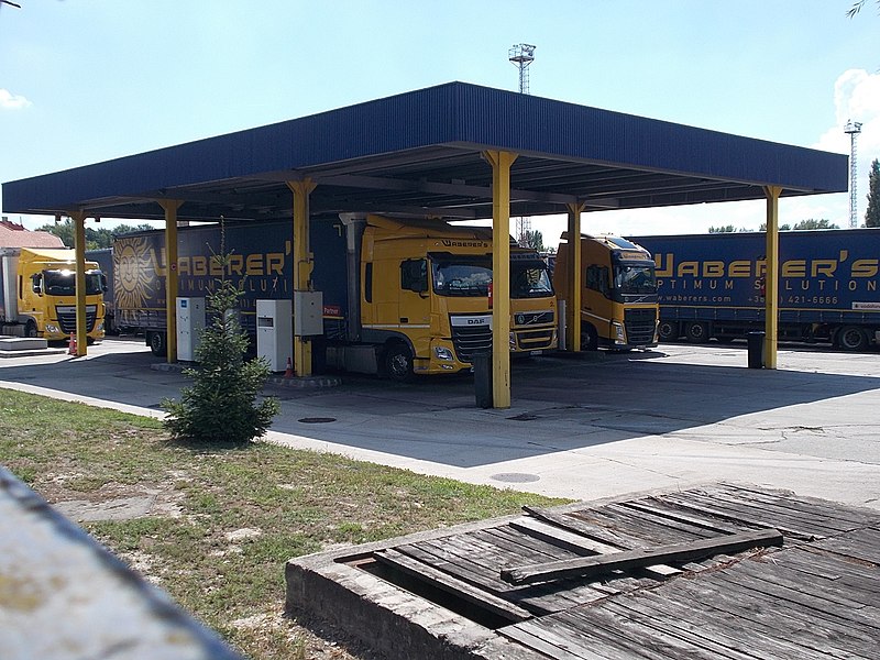 File:Waberer's trucks, 2017 Mosonmagyaróvár.jpg